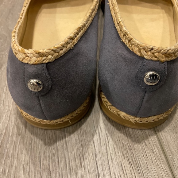 Stuart Weitzman  Blue Suede Silver Cap Toe Flats Size 9.5 - Picture 4 of 11
